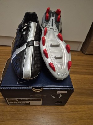 Umbro Fussballschuhe Kinder Größe 38 Multinocken Neu mit Etikett Schwarz