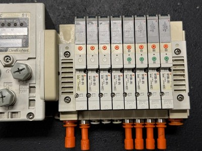 SMC 8-Station Valve Manifold SV1100-5FU, Devicenet Digital I/O EX600-SDN1A
