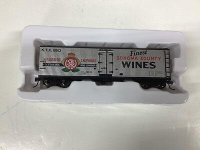 Bachmann #19808  HO scale  Sonoma County Wines 40  wood reefer Rd #6003