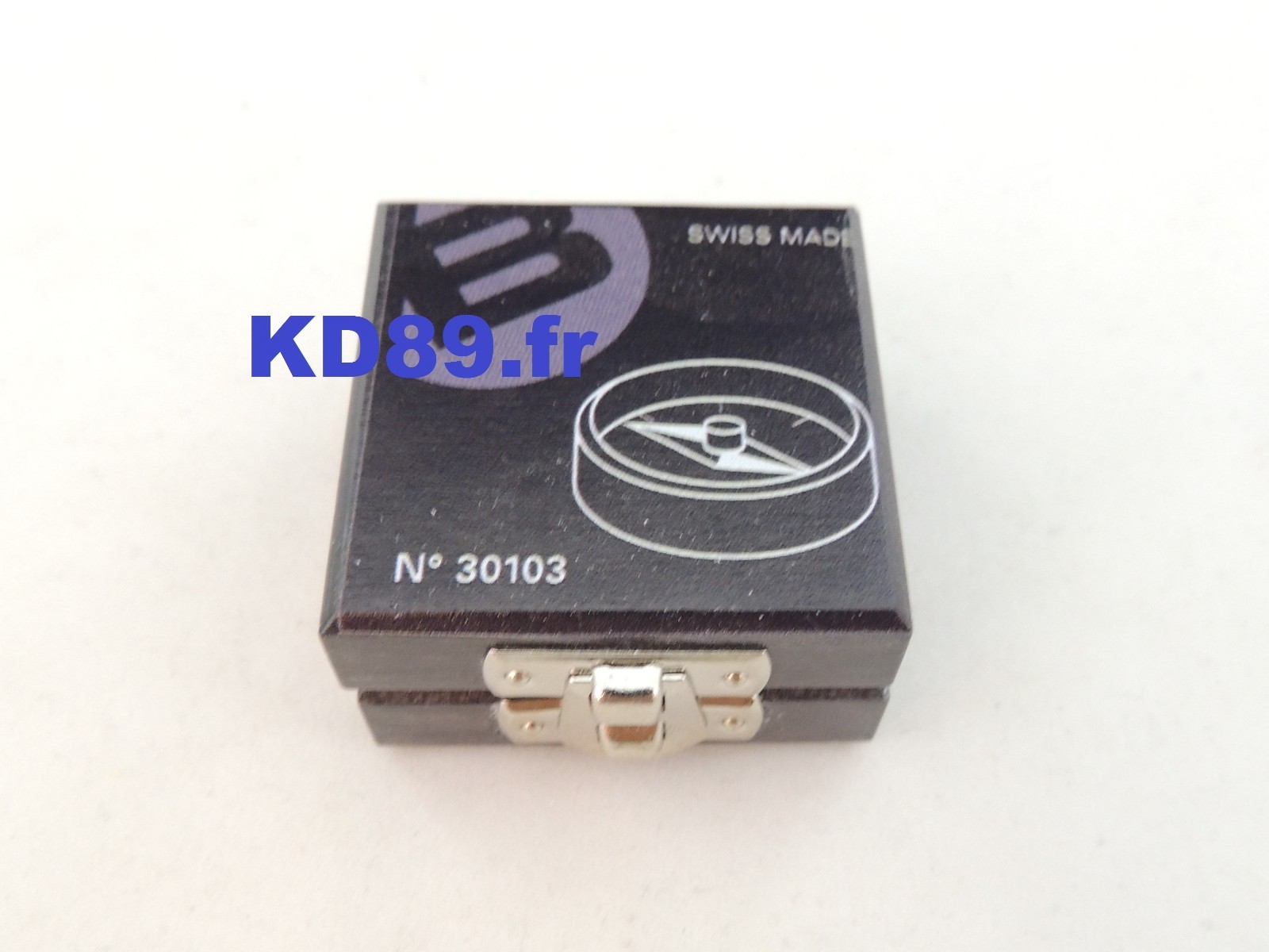 Boussole Bergeon 30103 pour tester le magnétisme des montres sur votre bureau
