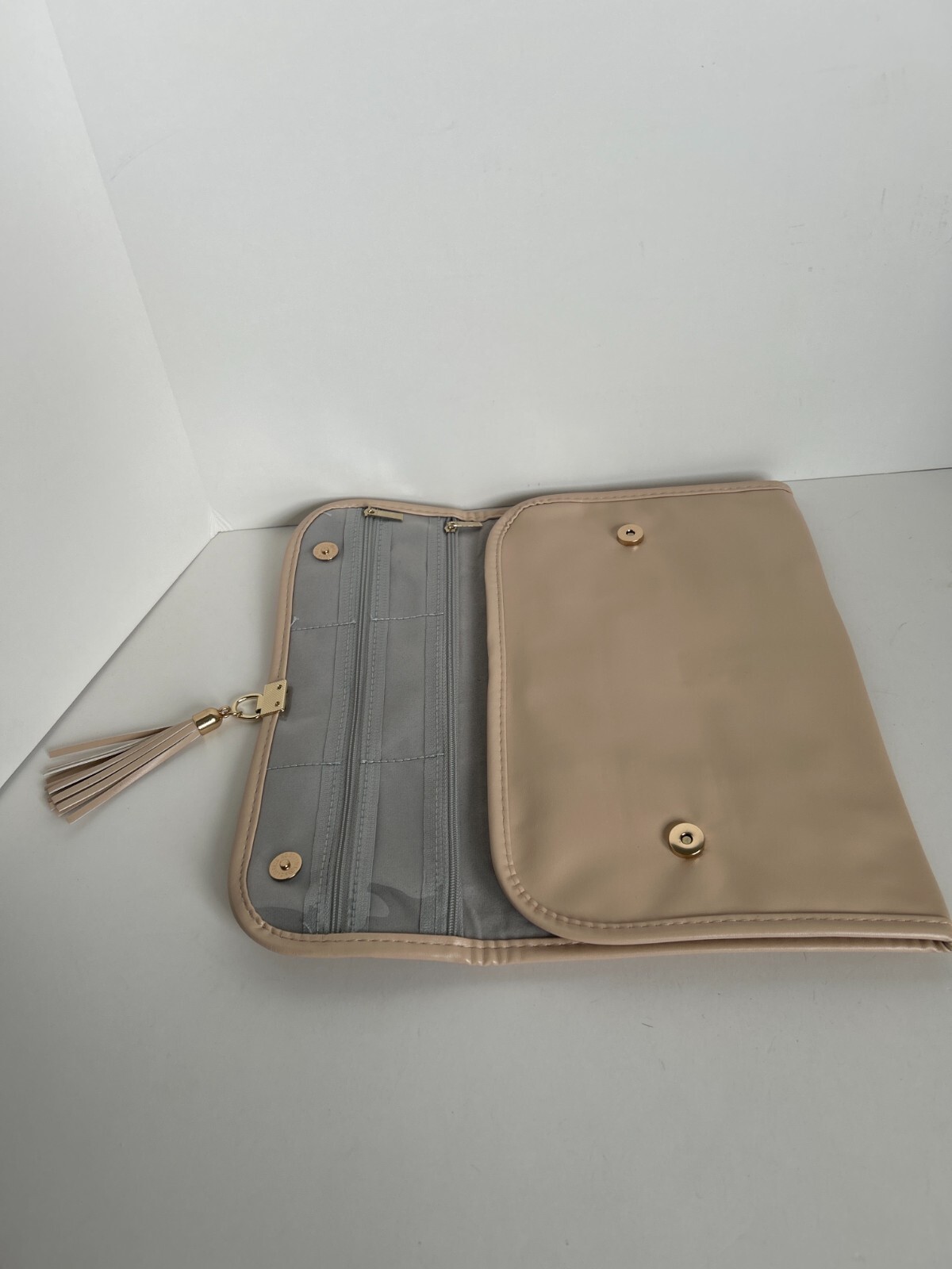 Elegant Jewelry Organizer for Necklaces Rings and Earrings-image