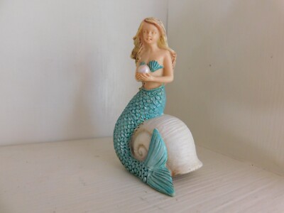 3'' Mermaid Holding Pearl on snail shell