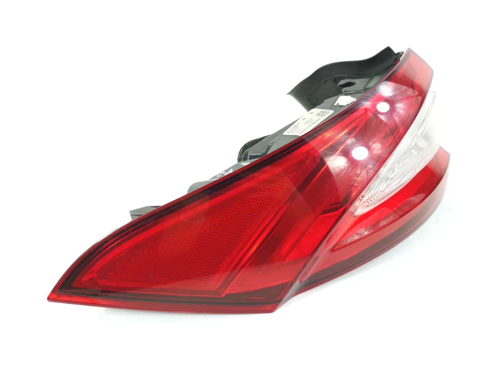 Maserati Levante 3.0 AWD 2017 Rear Left LH Outer Tail Light Lamp 670035797 OEM