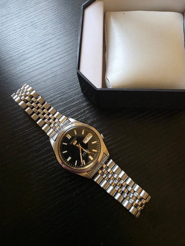 Seiko 5 Automatic 7S26 - 21 Jewels Vintage Classic Black Dial JapanMade - Image 2 of 4