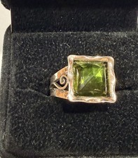 VINTAGE 925 Sterling Silver Green Peridot Ring 10mm square - size 8 - 6.34 grams