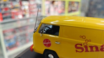 Minichamps 1:43 VW T2 Kastenwagen Sinalco Yellow Diecast Car Gift