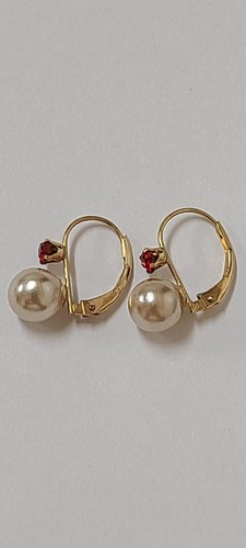 Orecchino Perla e Rubino Oro Giallo 14k Leva Schienali 7mm Imitazione Perla Sintattica - Foto 4 di 5