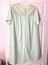 SEARS PERMANENT-PRESS GREEN COTTON BLEND HOUSECOAT/ROBE SIZE LARGE