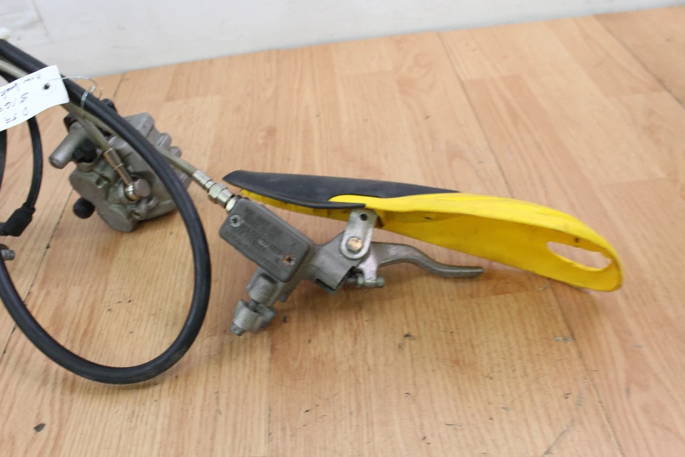 Suzuki RM250 1995 freno delantero cilindro maestro pinza embrague percha guardamanos Foto 4 de 4