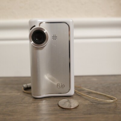 Flip Video F160W Pure Digital White Silver Camera USB Zoom WORKS GREAT !!!