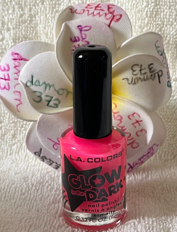 L.A. COLORS**SHOCKING**GLOW in the DARK Nail Polish~0.37 FL OZ/11 mL~BRAND NEW