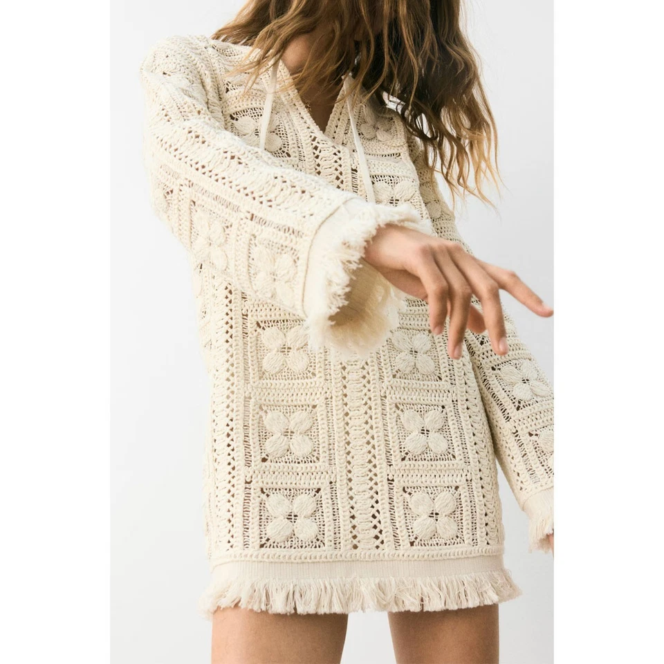 Vestido túnica H&M aspecto ganchillo flecos crema - H&M edición original verano 2025 Foto 3 de 4