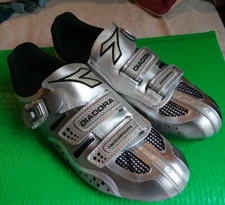 Diadora Cycling Shoes Silver  US 7 Nice Lightly Worn 