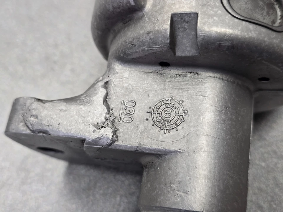 NICE USED ORIGINAL BOSCH PORSCHE 911 CARRERA 965 TURBO PVF6 DISTRIBUTOR ASSEMBLY - Image 4 of 4