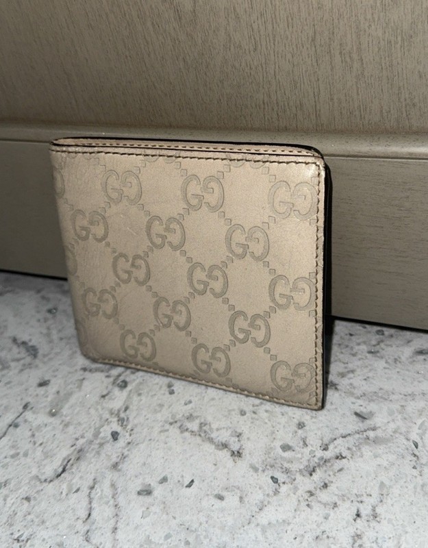 Gucci GG Signature Leather Bifold Wallet —AUTHENTIC—