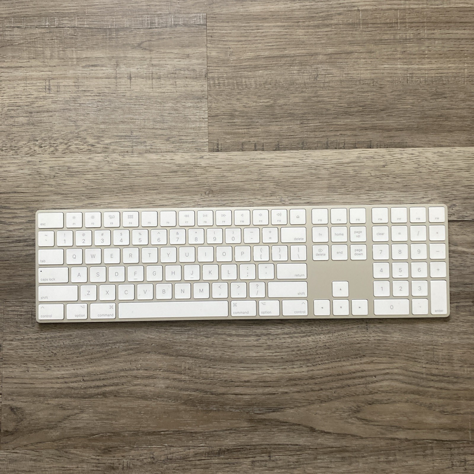 Apple Magic Keyboard Numeric Keypad Wireless Bluetooth White British UK