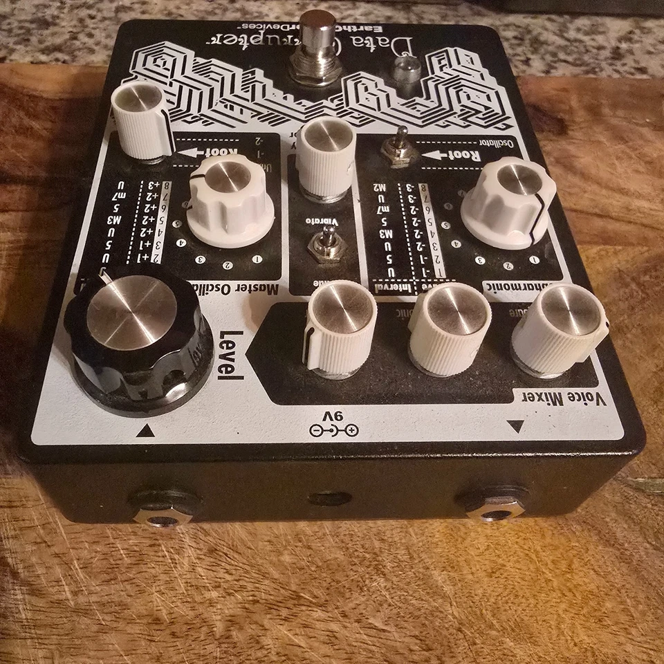 Earthquaker Devices Data Corrupter Modulated Monophonic Harmonizing PLL - Image 2 of 3