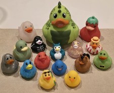 Lot Of 16 Jeep Rubber Duckies Assorted Sizes, Species And Manufacturers