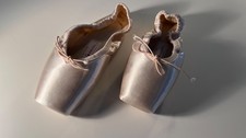 Russian Pointe Rubin Pointe Shoes size 41 w4 v2 - U Cut, Flex Medium