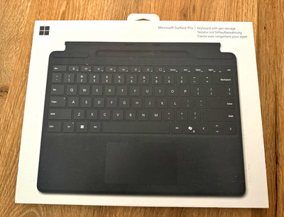 Microsoft Surface Pro Keyboard mit Pen Storage, Touchpad QWERTZ Deutsch Schwarz