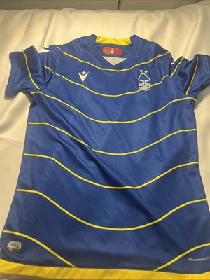 Nottingham Forest Kids' Football Kit Aged 10 - 12 No Marks Or Scuffs - Image 1 of 4