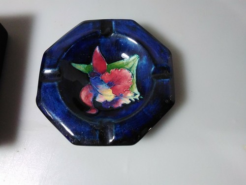 Vintage Moorcraft Blue Pottery To The Late Queen Mary Ash Tray And Container - Picture 2 of 7