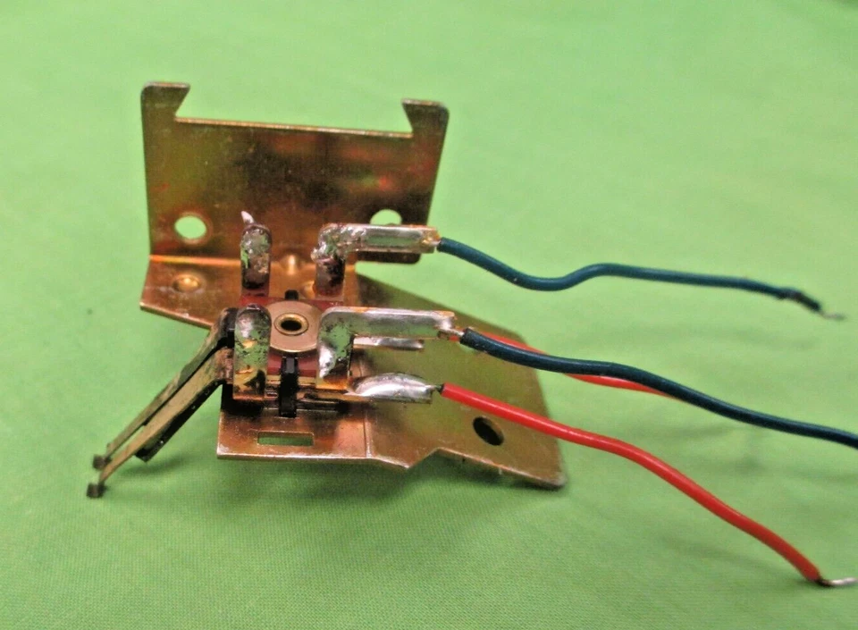 DUAL TURNTABLE  1229 Q  MUTING SWITCH FROM A 1229 Q BUT PROBABLY OK 1229 & 1219 - Image 3 of 3