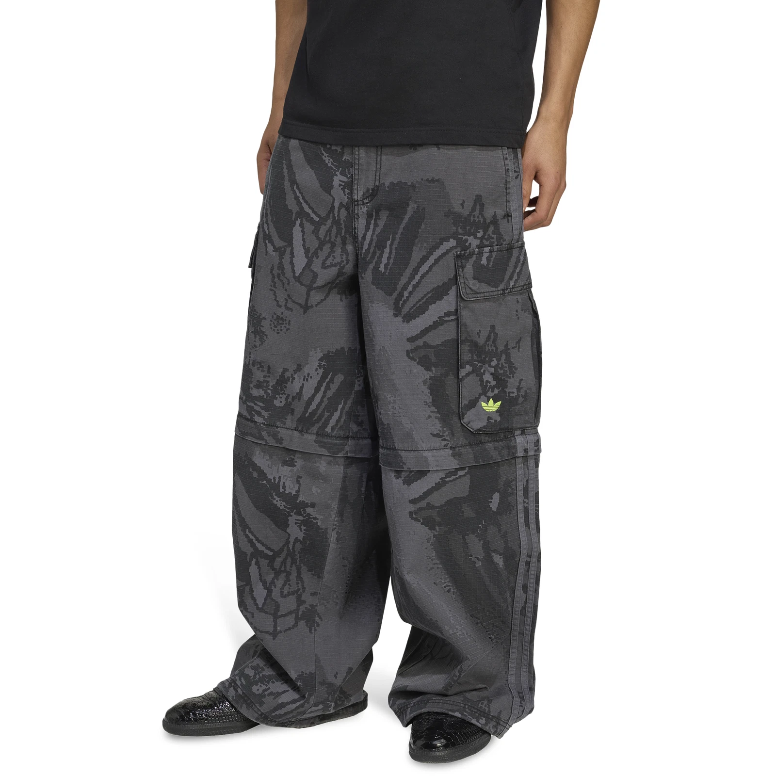 [KD2253] MENS ADIDAS ZIP OFF CARGO PANTS