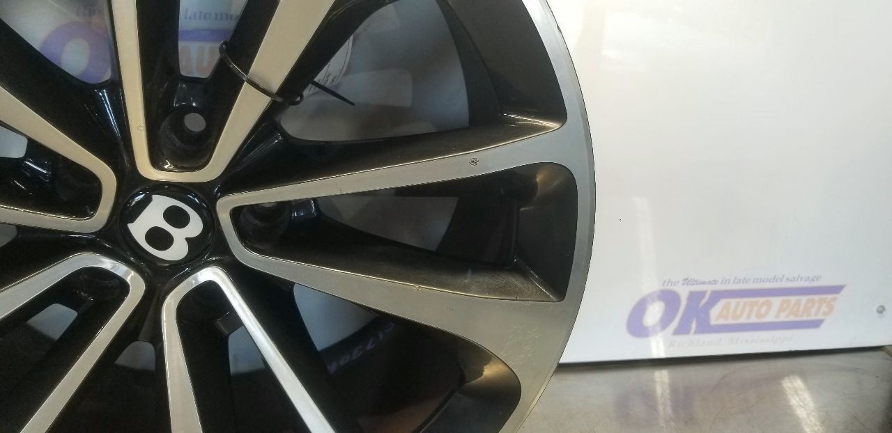 17 BENTLEY BENTAYGA 21X10 MACHINED AND PAINTED 10 SPOKE WHEEL RIM