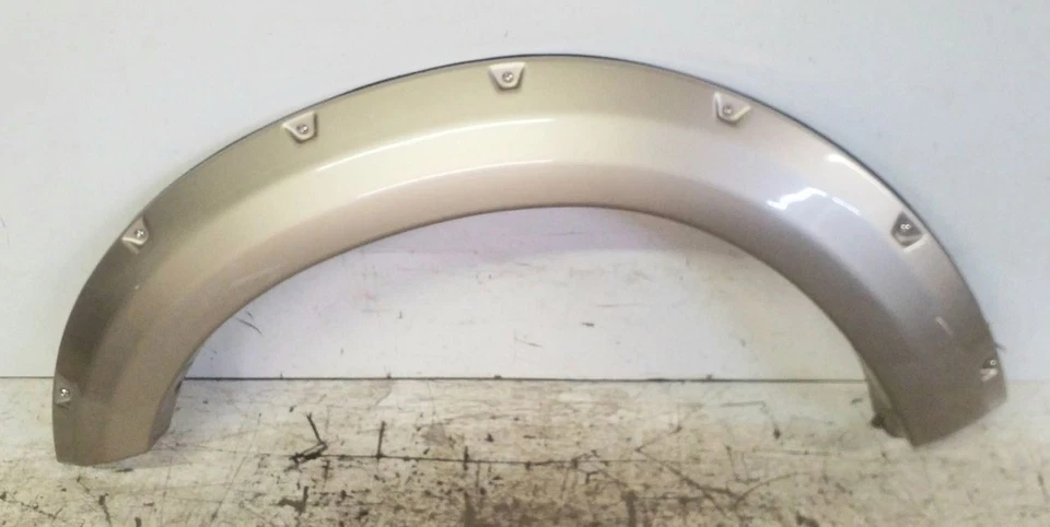 Bushwacker 棕褐色前左挡泥板闪光 | 适合 2011 - 2016 福特 F250 F350 — 第 2/4 张图片