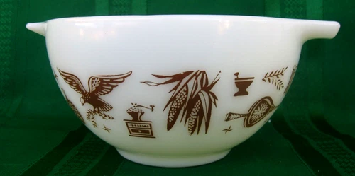 Vintage Pyrex Early American Cinderella Bowl 1 1/2 Pint #441