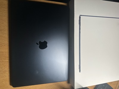 MacBook Air 15  M3, 256GB, 100% Battery - Open Box