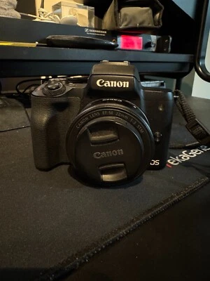 Canon EOS M50