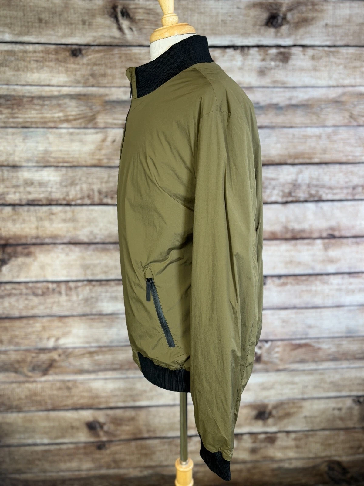 Giacca nylon Gucci Viaggio nuova con etichetta $1.450 taglia 48 (58 euro)