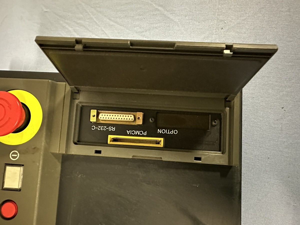 Fanuc A05B-2452-C151, A20B-2100-077 Operator's Panel for R-J3iB