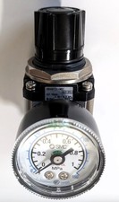 SMC SRH3111-N01 pneumatic Regulator, 0.05-072 MPa, 4J1-31L with dial gauge