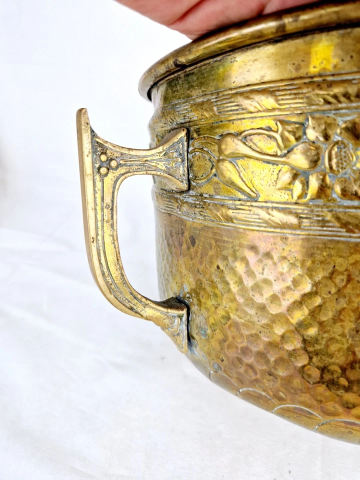 Ancien Cache Pot Cuivre Jaune Laiton Fleurs Art Nouveau Avec Anses 24cm Diamètre - Photo 4/4