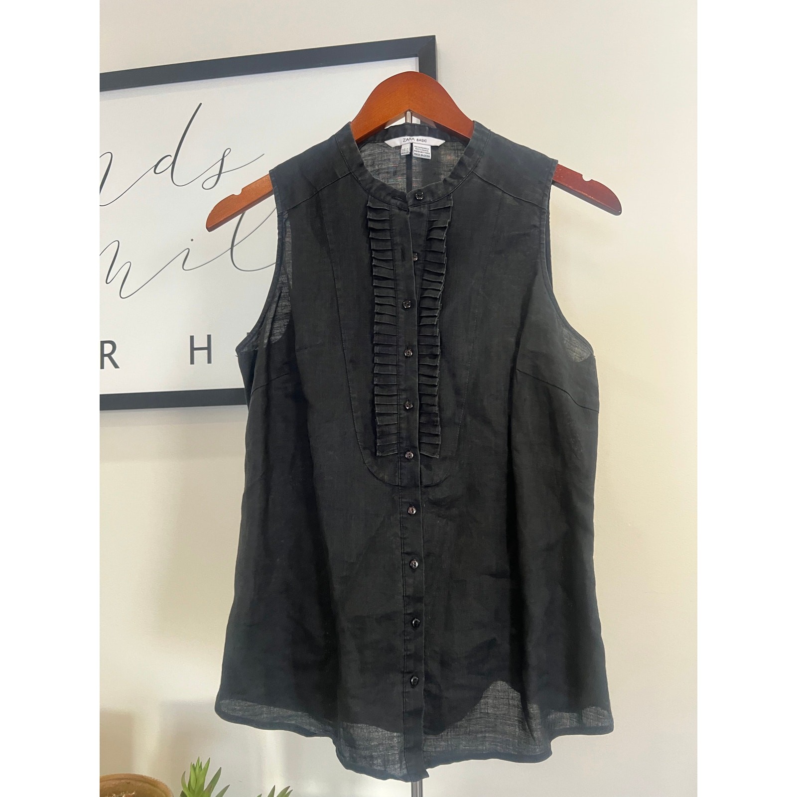 🖤 Zara Basic Sleeveless Button-Down Blouse – Siz… - image 1