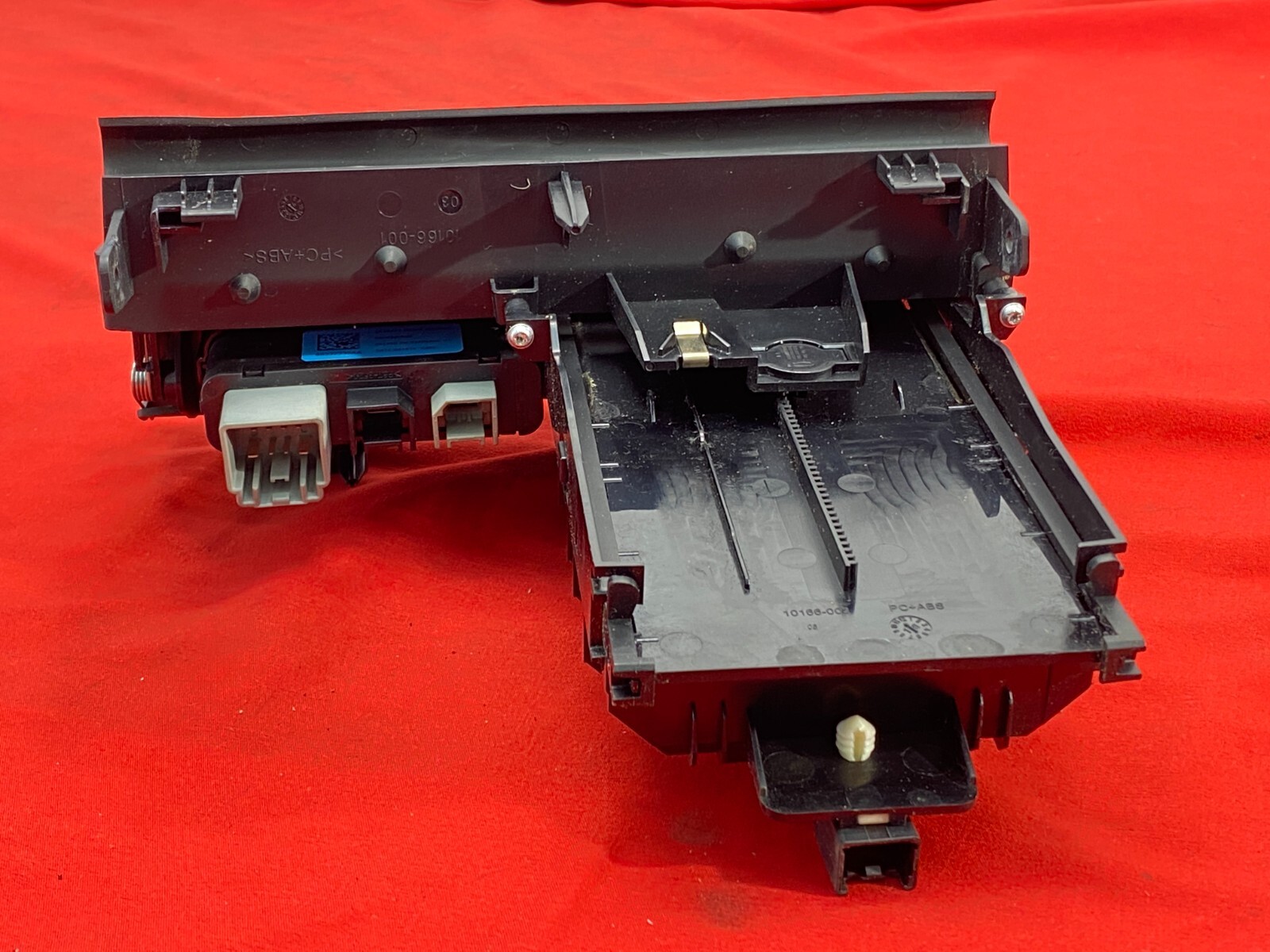 14-21 Maserati Quattro Ghibli Center Dash AUX USB Phone Storage Compartment OEM✅
