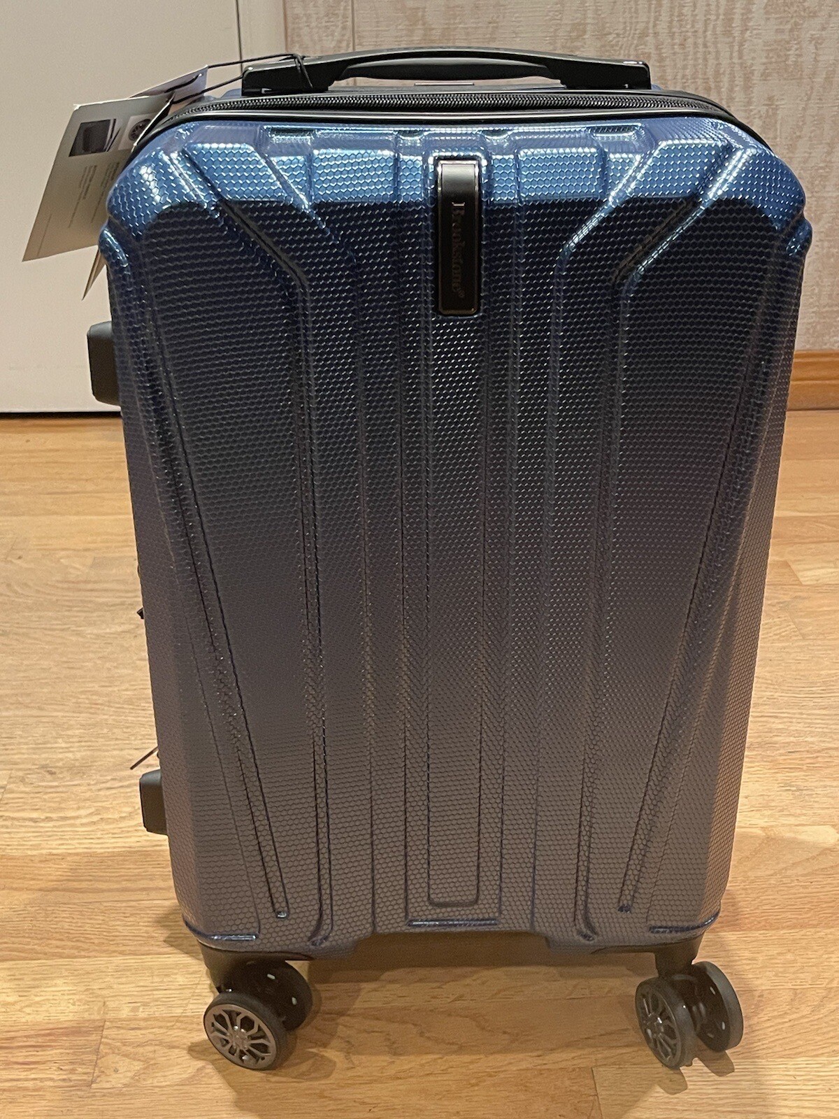 Brookstone Keane Hardside Blue CarryOn Spinner 21" Light Suitcase