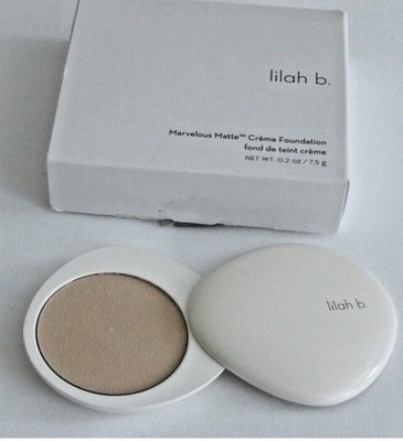 Lilah B. Marvellous FLAWLESS FINISH Foundation - ''b. original'' SLEEK COMPACT