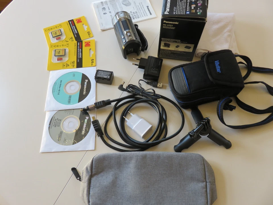 Panasonic HC-V727 [TOP] Full HD Camcorder Kamera +Großes Zubehörpaket+2 SDXC64GB - Bild 2 von 4
