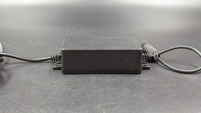 Worx WA3744 100V-240V Akku-Ladegerät Schwarz - Gebraucht, Funktioniert, Kratzer