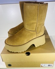 UGG Women's Chestnut Classic Short New Heights Boot Bootie Shoes Size 9 New