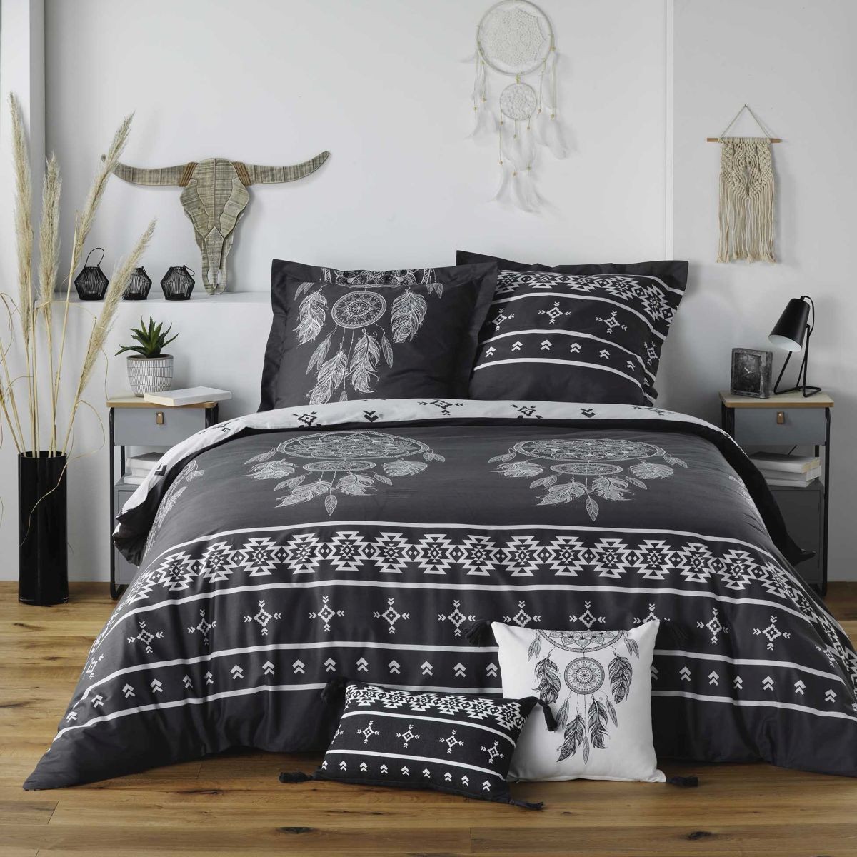 Housse de couette 240x220 cm Sweet Dreams noire pour une chambre style hôtel moderne