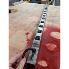 16 outlet Tripp Lite power strip