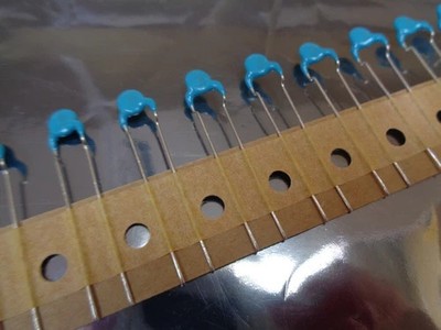 10 x DEBB33A102KN2A MURATA Ceramic Single Layer Capacitor 1nF 1kV dc DEB Series
