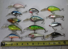 Lot of 13 Fishing Lures crankbaits gently used lots of life left FREE SHIP!