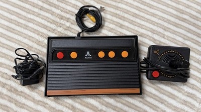 Atari Flashback 3 w/60 Classic Games Includes 1 Control & Charger Tested Works!