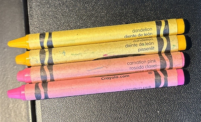 Crayola Crayons Lot Of 4 Retired Colors Carnation Pink (2) Dandelion (2)